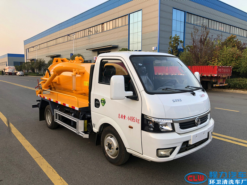 2.2方東風途逸吸污車