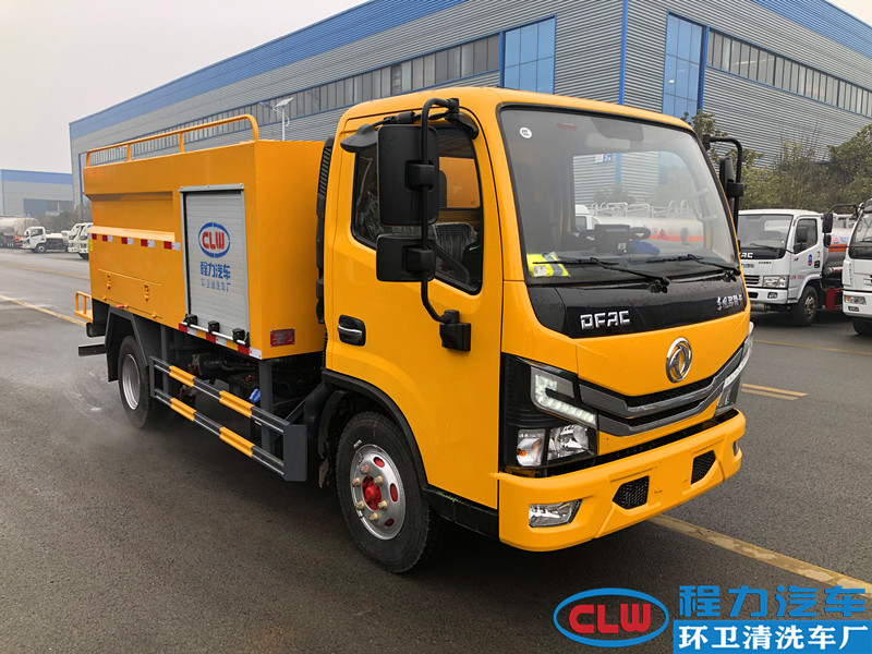 4.5方東風小多利卡高壓清洗車 (帶灑水)