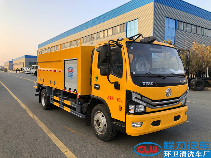 8方東風大多利卡高壓清洗車
